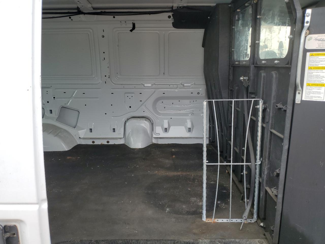 Ford Econoline E150 Van Image 8