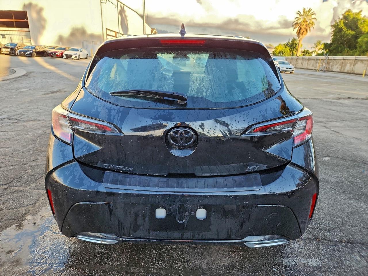 Toyota Corolla Se Image 7