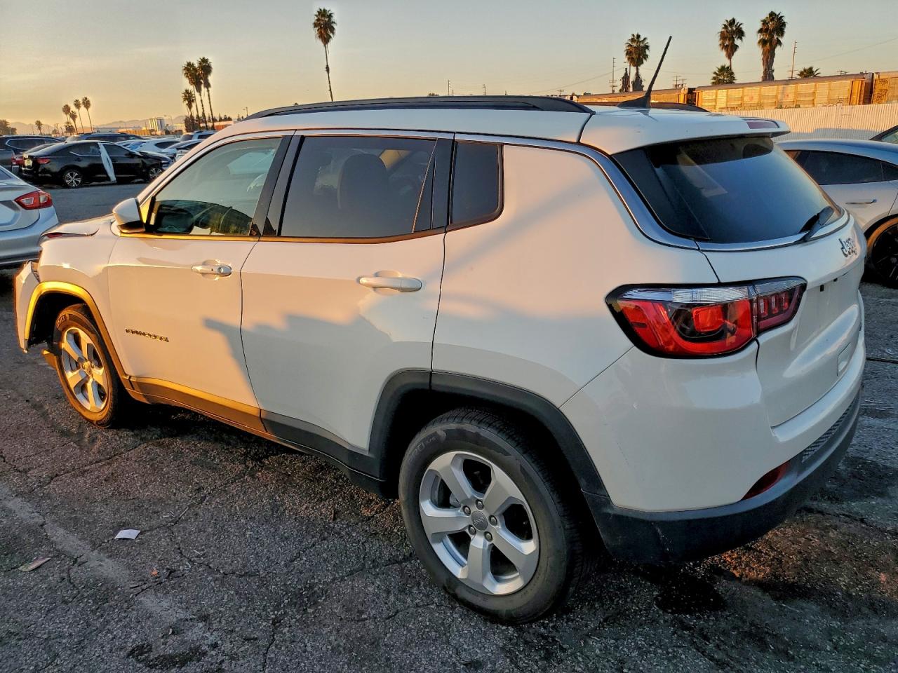 Jeep Compass Latitude Image 3