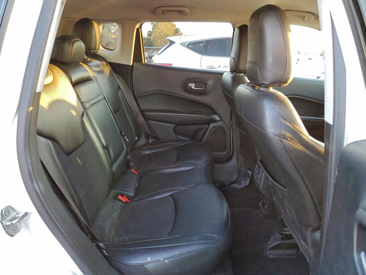 Jeep Compass Latitude Image 6