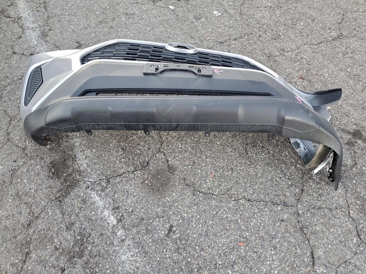 Toyota RAV4 Le Image 6