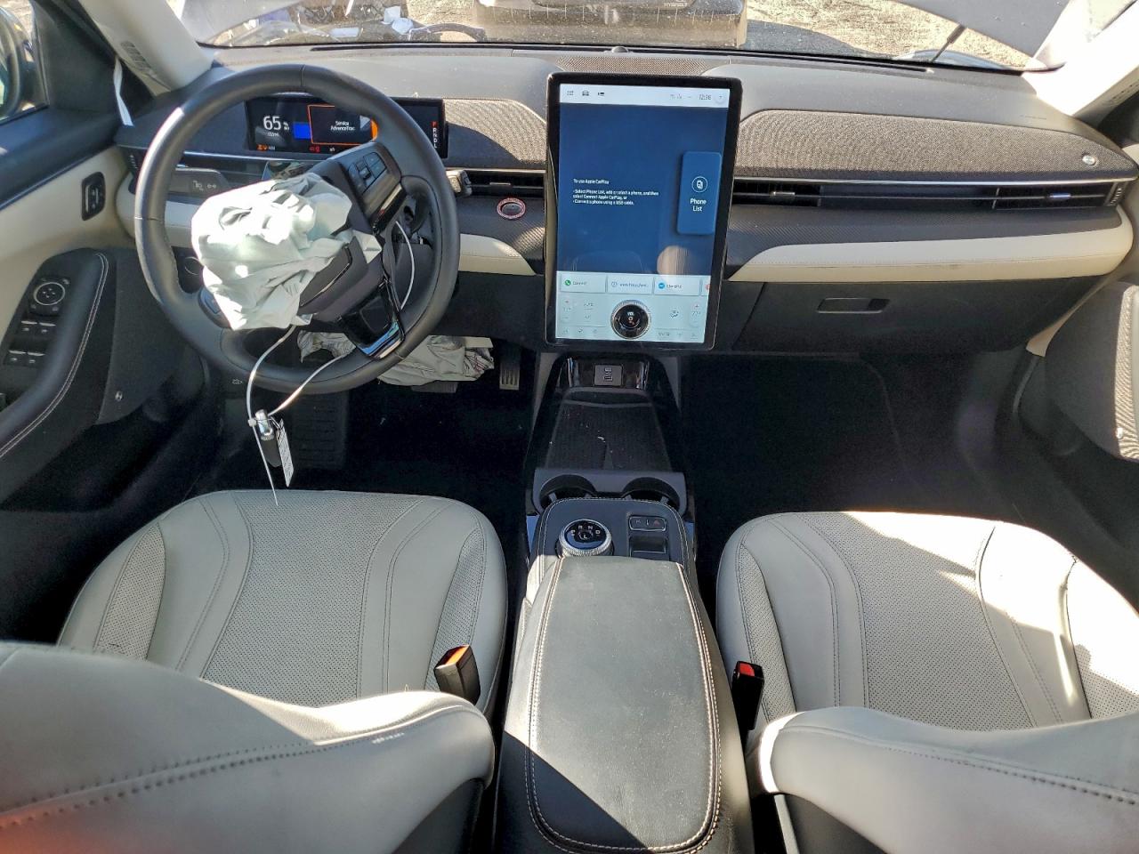 Ford Mustang Premium Image 8