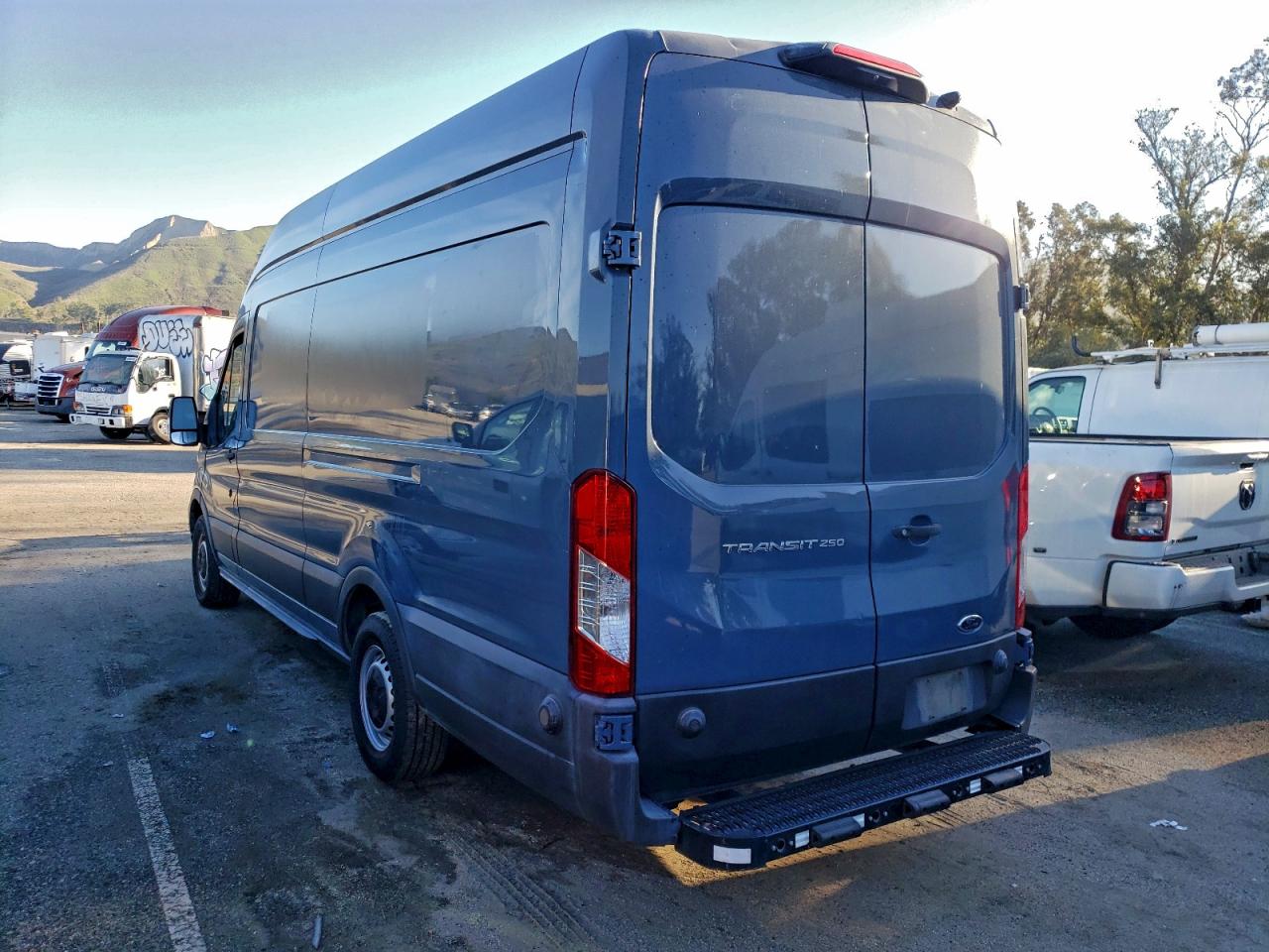 Ford Transit T-250 Image 5