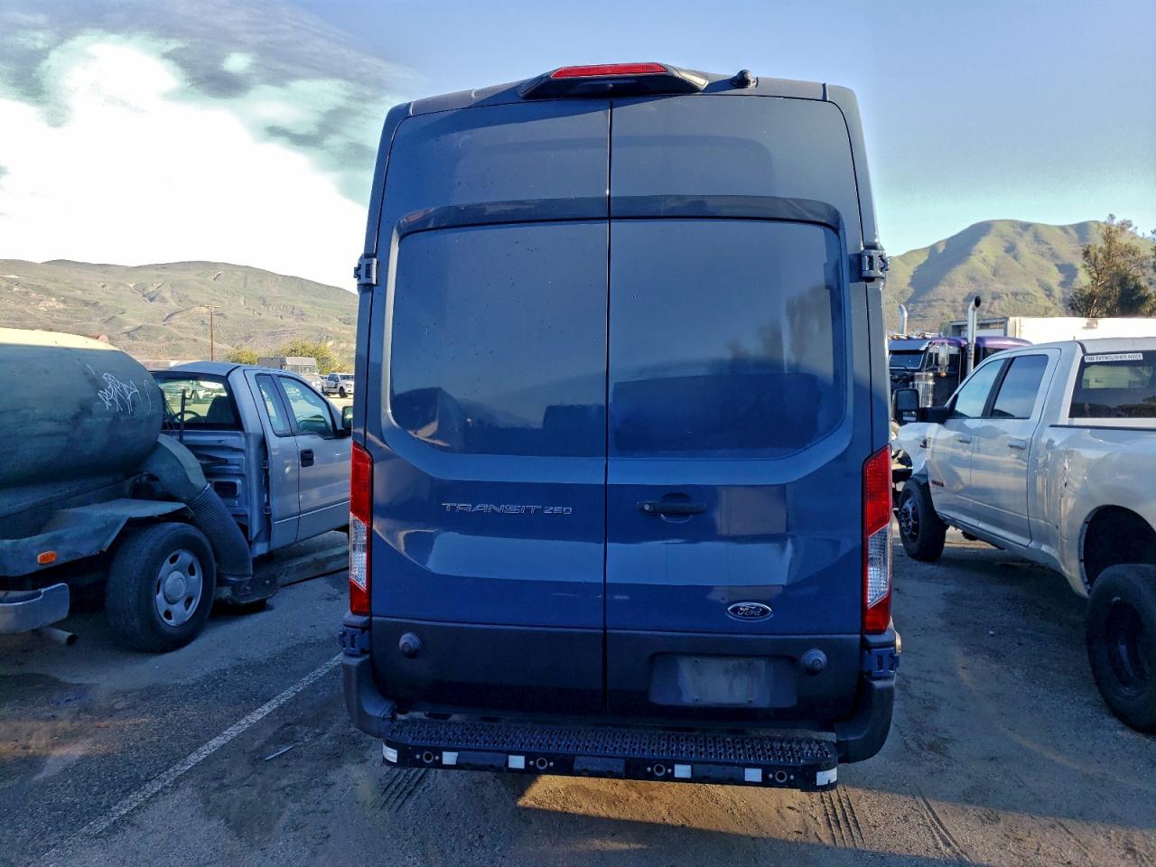 Ford Transit T-250 Image 3