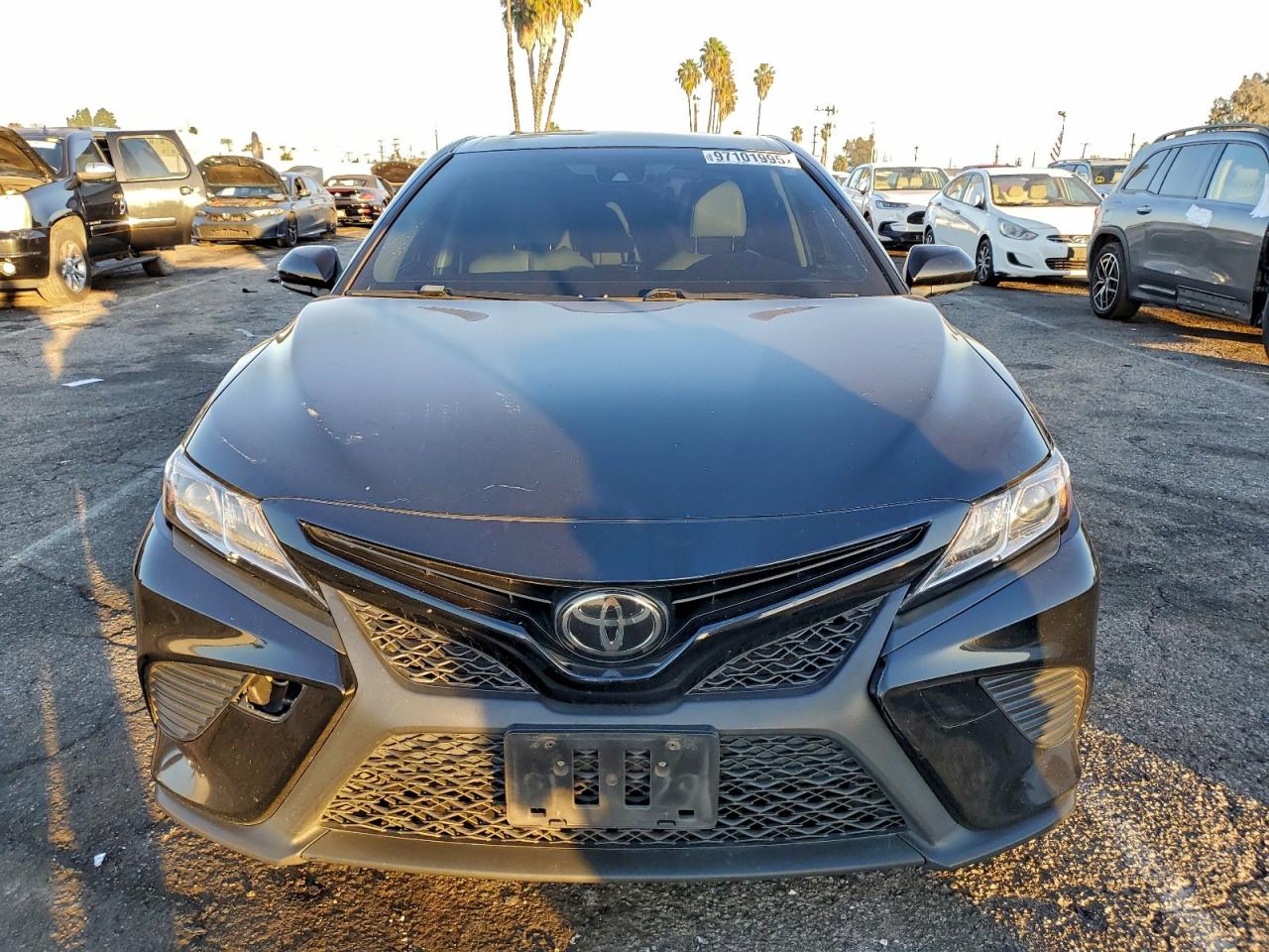 Toyota Camry L Image 10