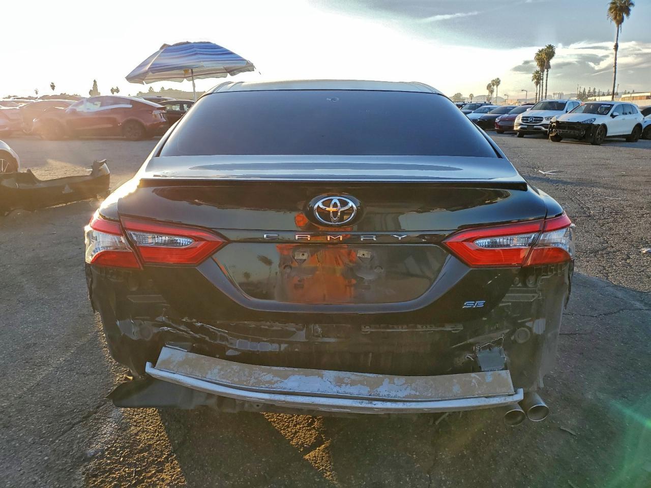 Toyota Camry L Image 9