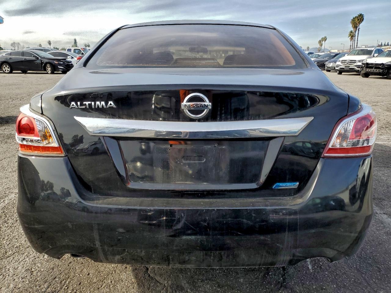 Nissan Altima 2.5 Image 3