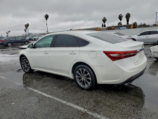 Toyota Avalon Xle Image 3