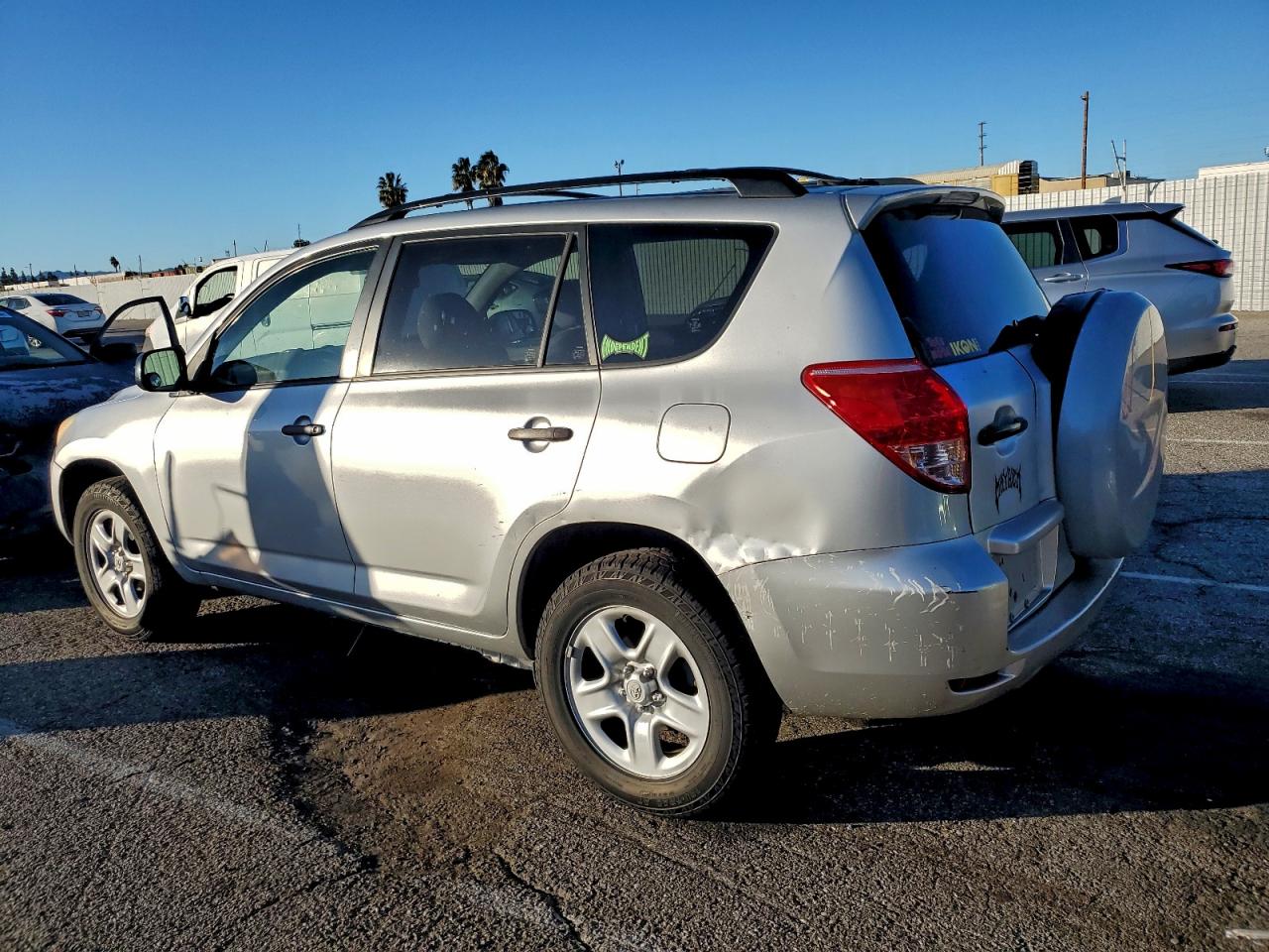 Toyota RAV4 Image 12