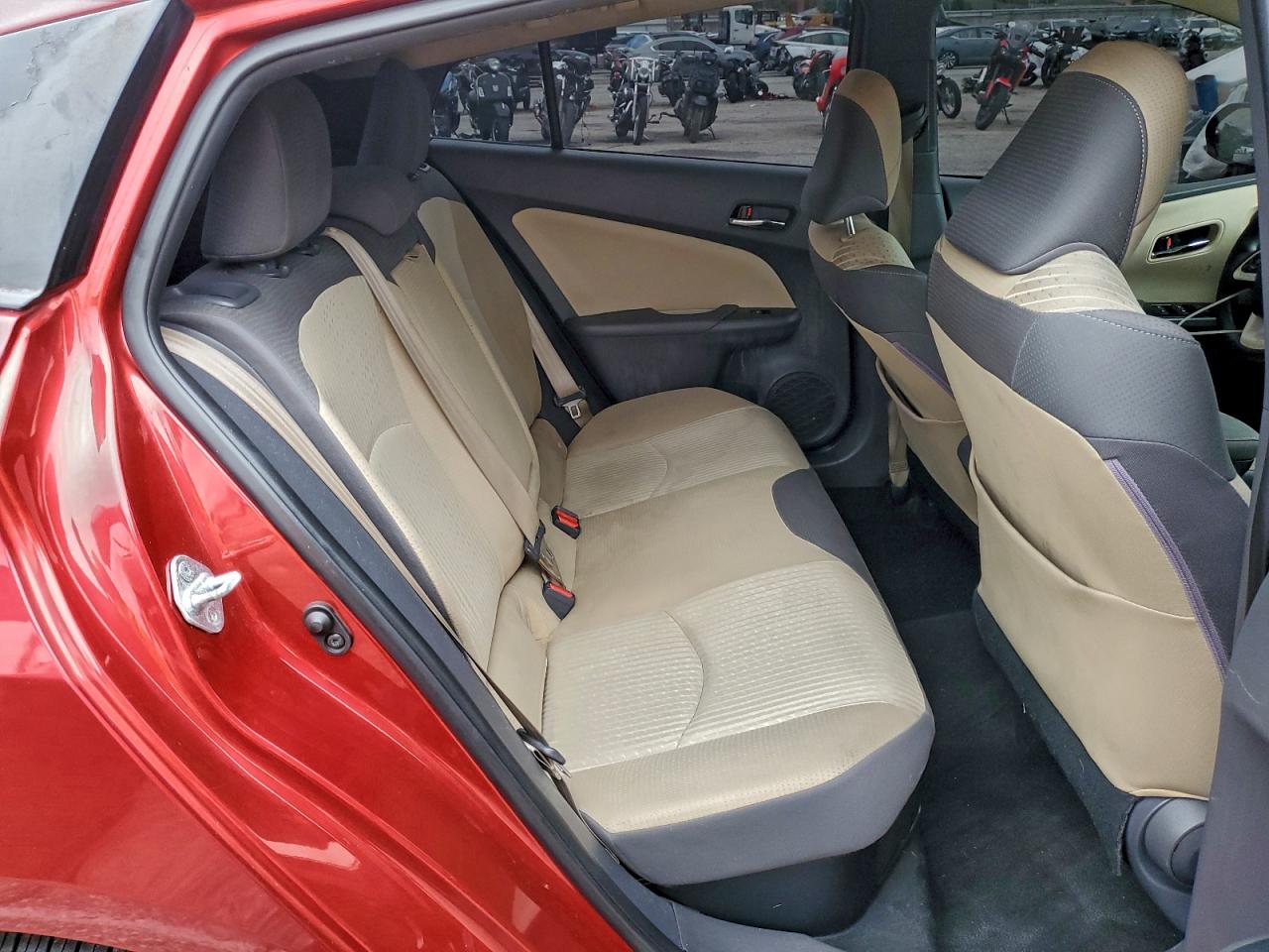 Toyota Prius Image 11