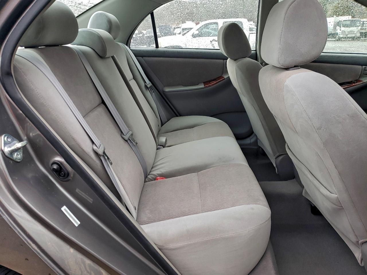 Toyota Corolla Ce Image 7