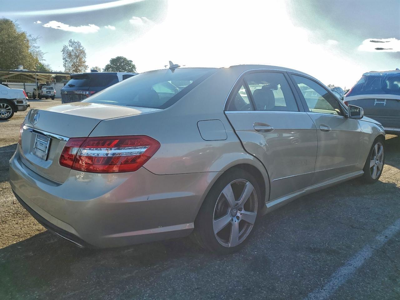 Mercedes-Benz E-Class 350 Image 2