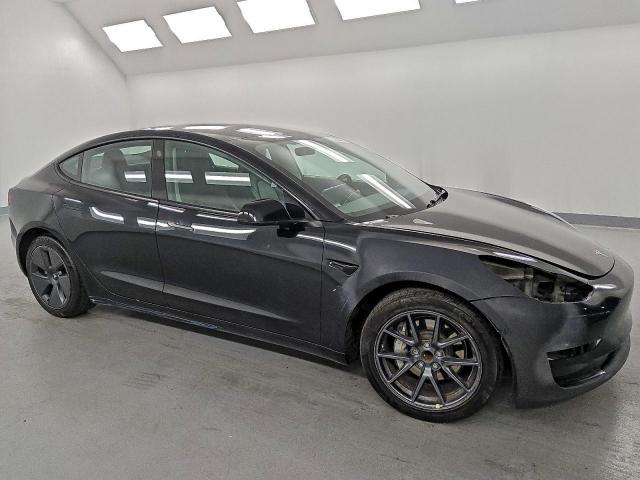 Tesla Model 3 Image 7