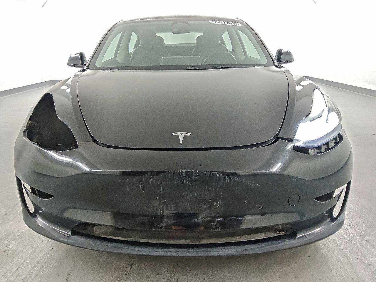 Tesla Model 3 Image 5