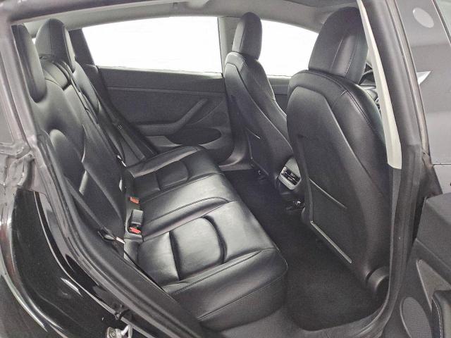 Tesla Model 3 Image 10