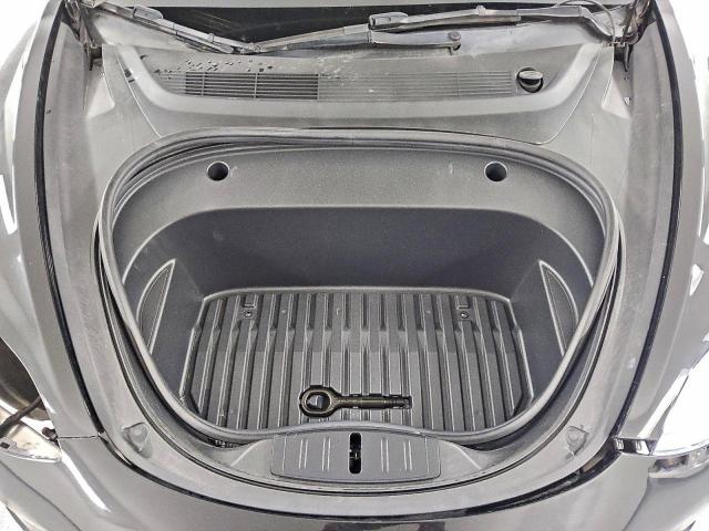 Tesla Model 3 Image 8
