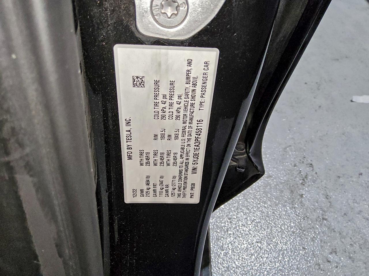 Tesla Model 3 Image 12