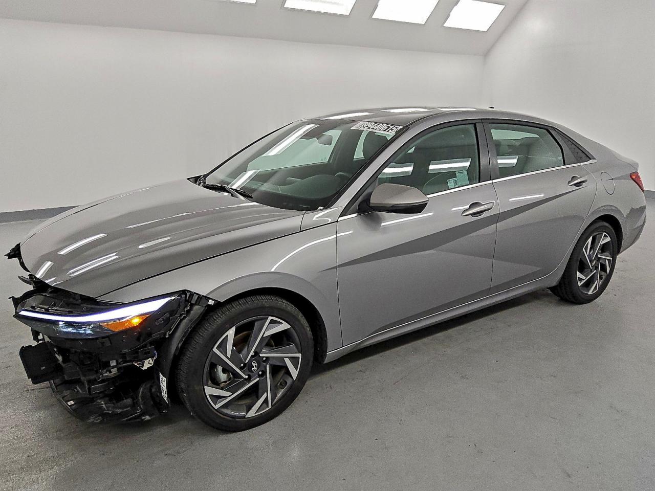 Hyundai ELANTRA Limited Image 1