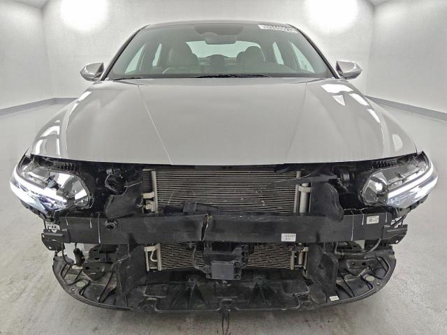 Hyundai ELANTRA Limited Image 10