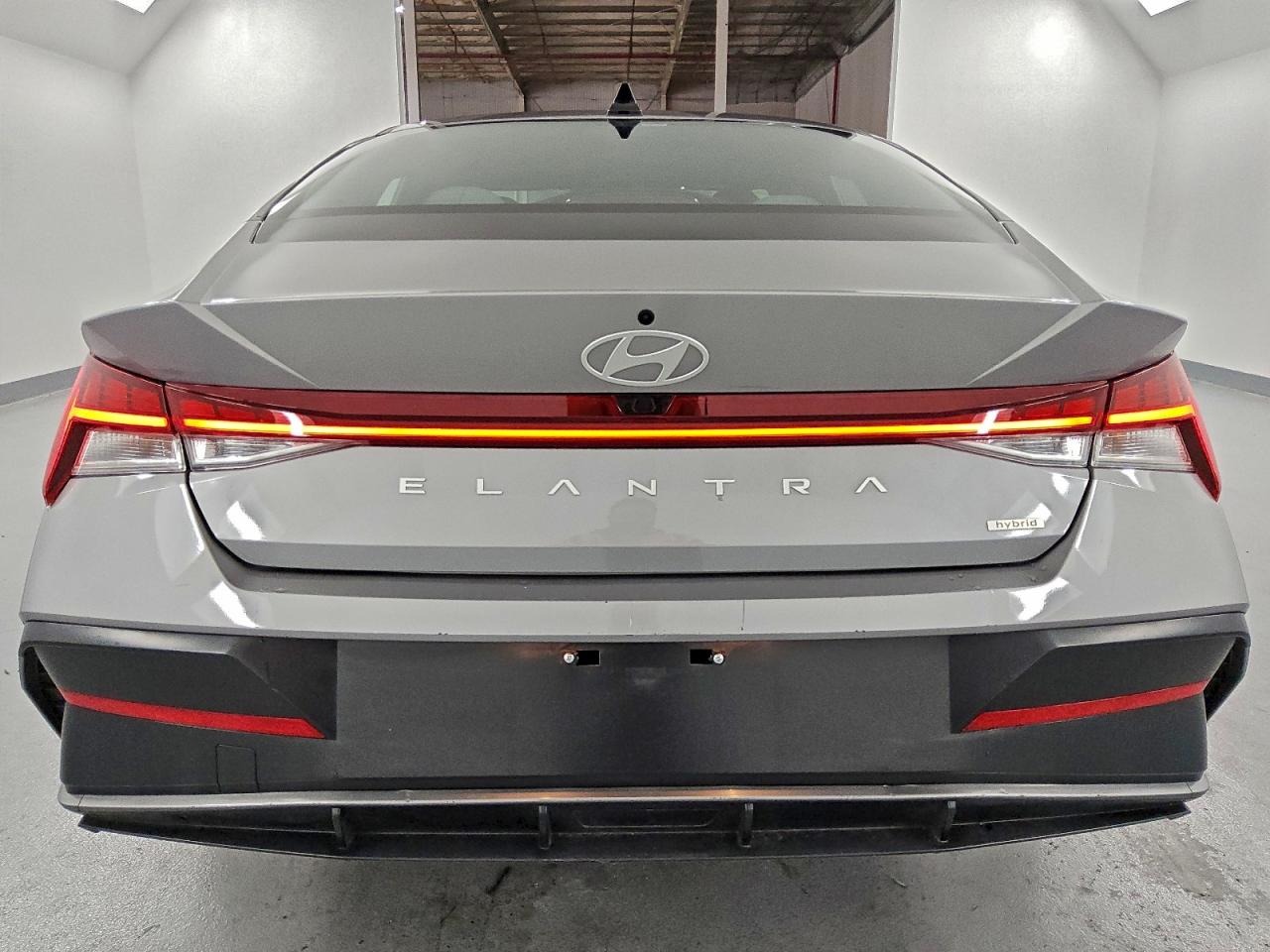 Hyundai ELANTRA Limited Image 5