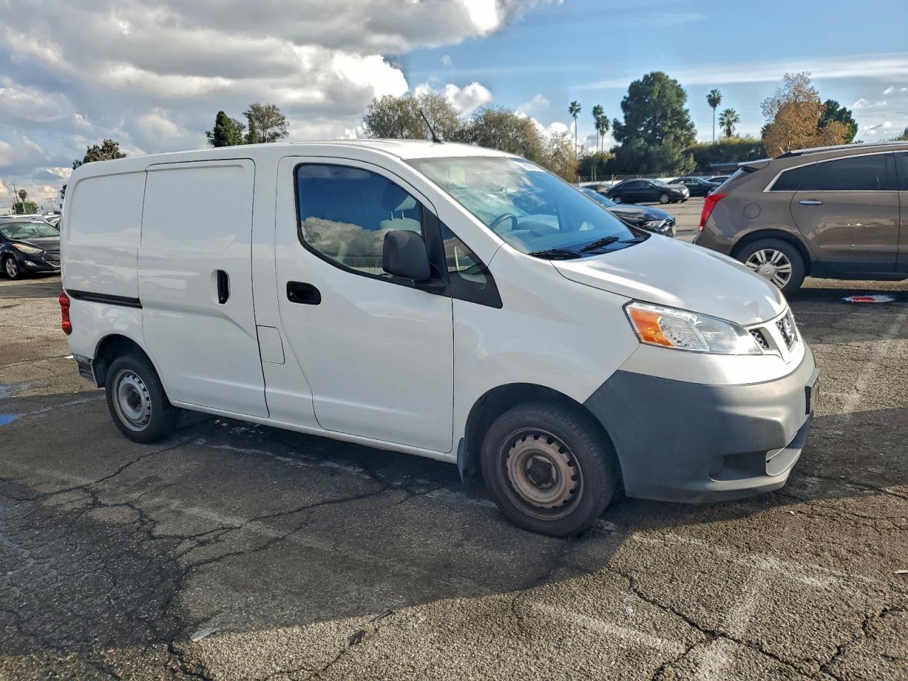 Nissan Nv 2.5s Image 2