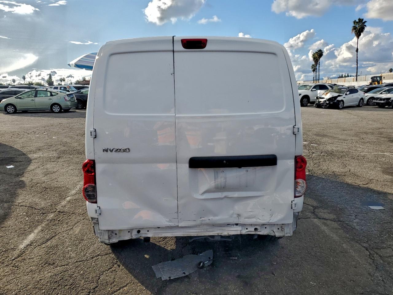 Nissan Nv 2.5s Image 8