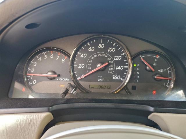 Toyota Camry Se Image 12