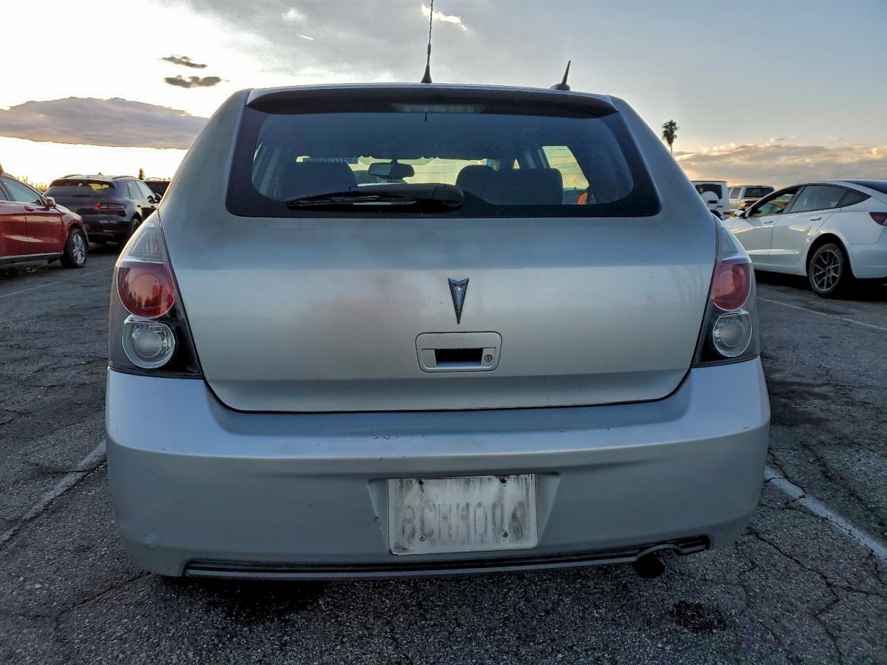 Pontiac Vibe Image 4