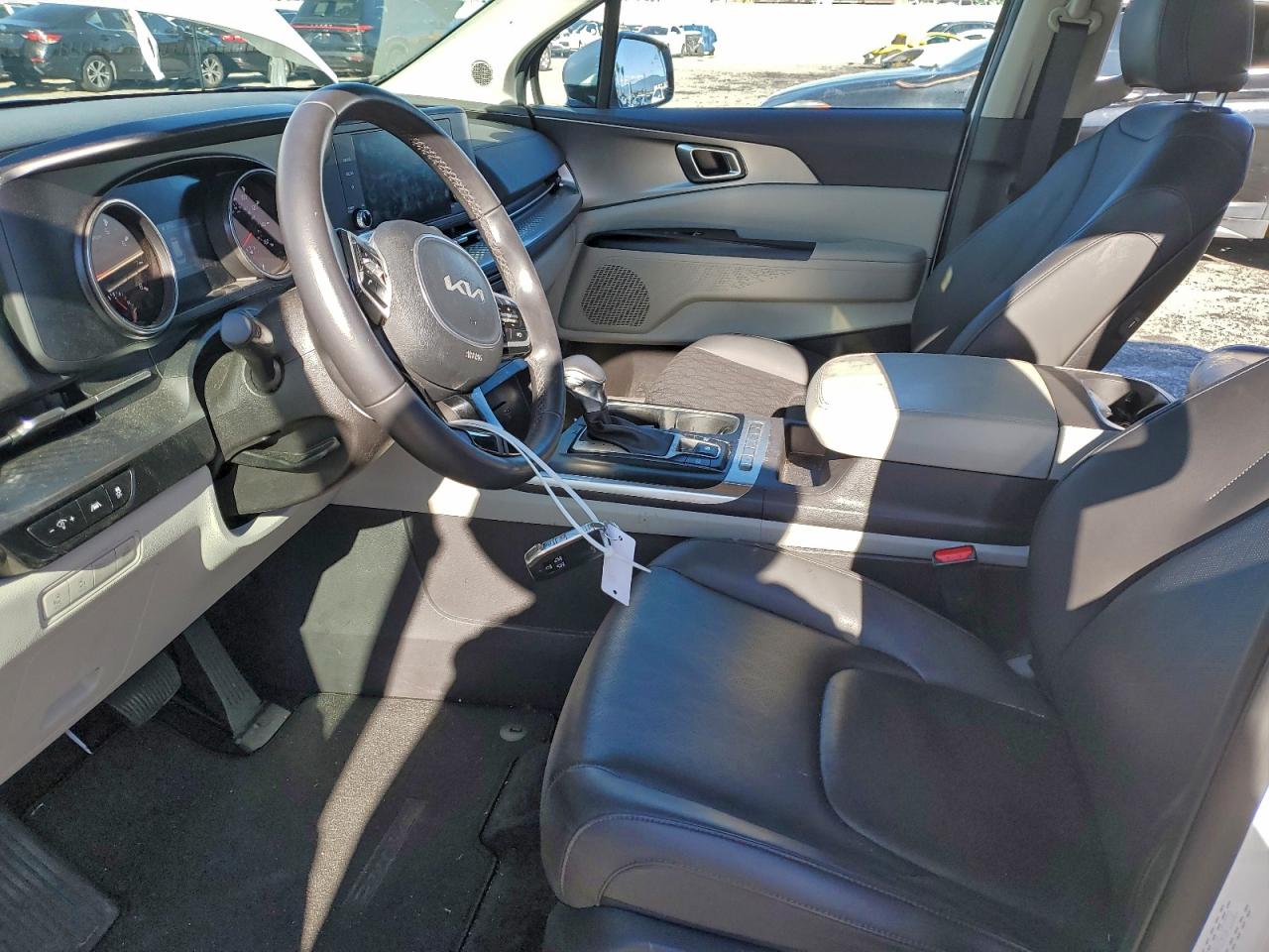 Kia Carnival Lx Image 6