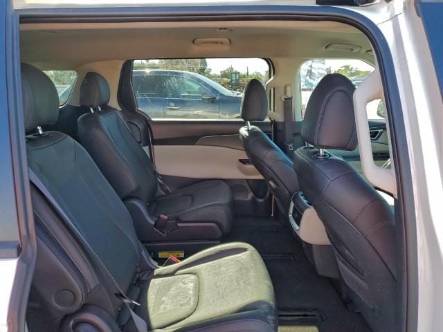 Kia Carnival Lx Image 13