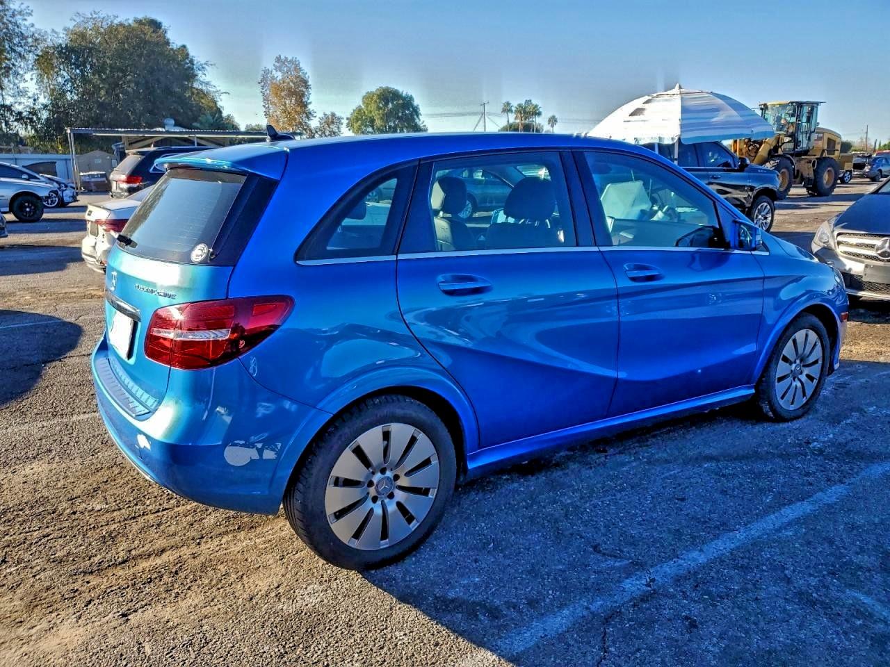 Mercedes-Benz B-Class Electric Image 2