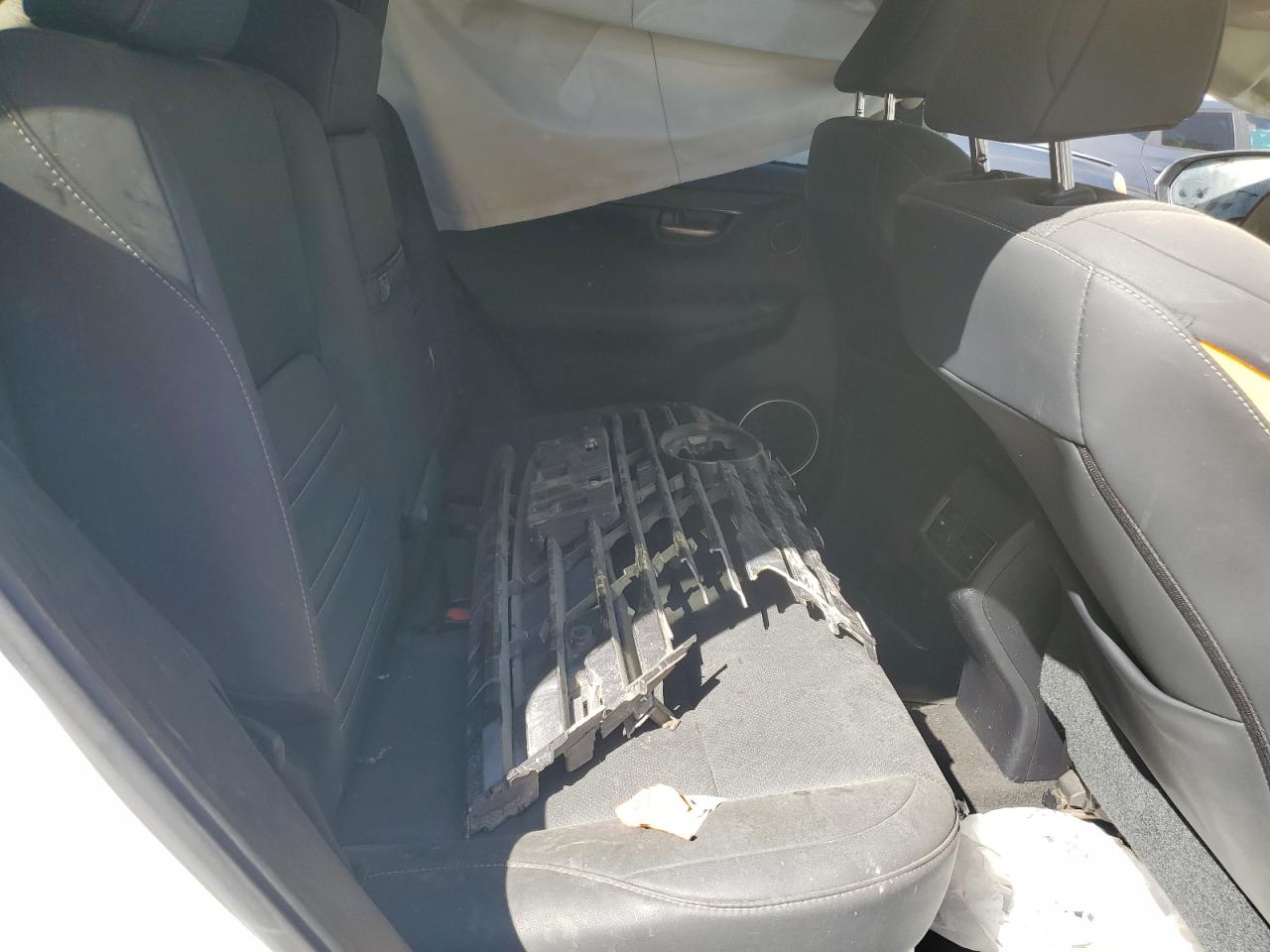 Lexus NX 300 Base Image 10