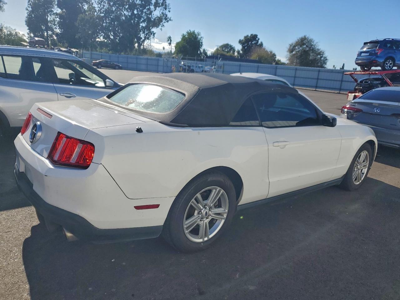 Ford Mustang Image 12