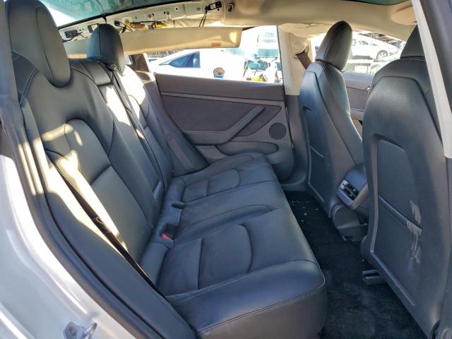 Tesla Model 3 Image 11