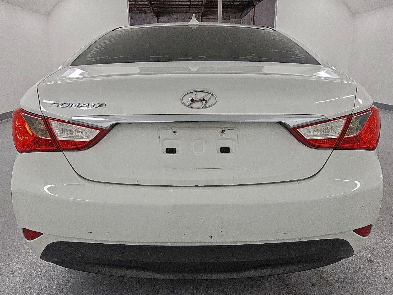 Hyundai SONATA Gls Image 3