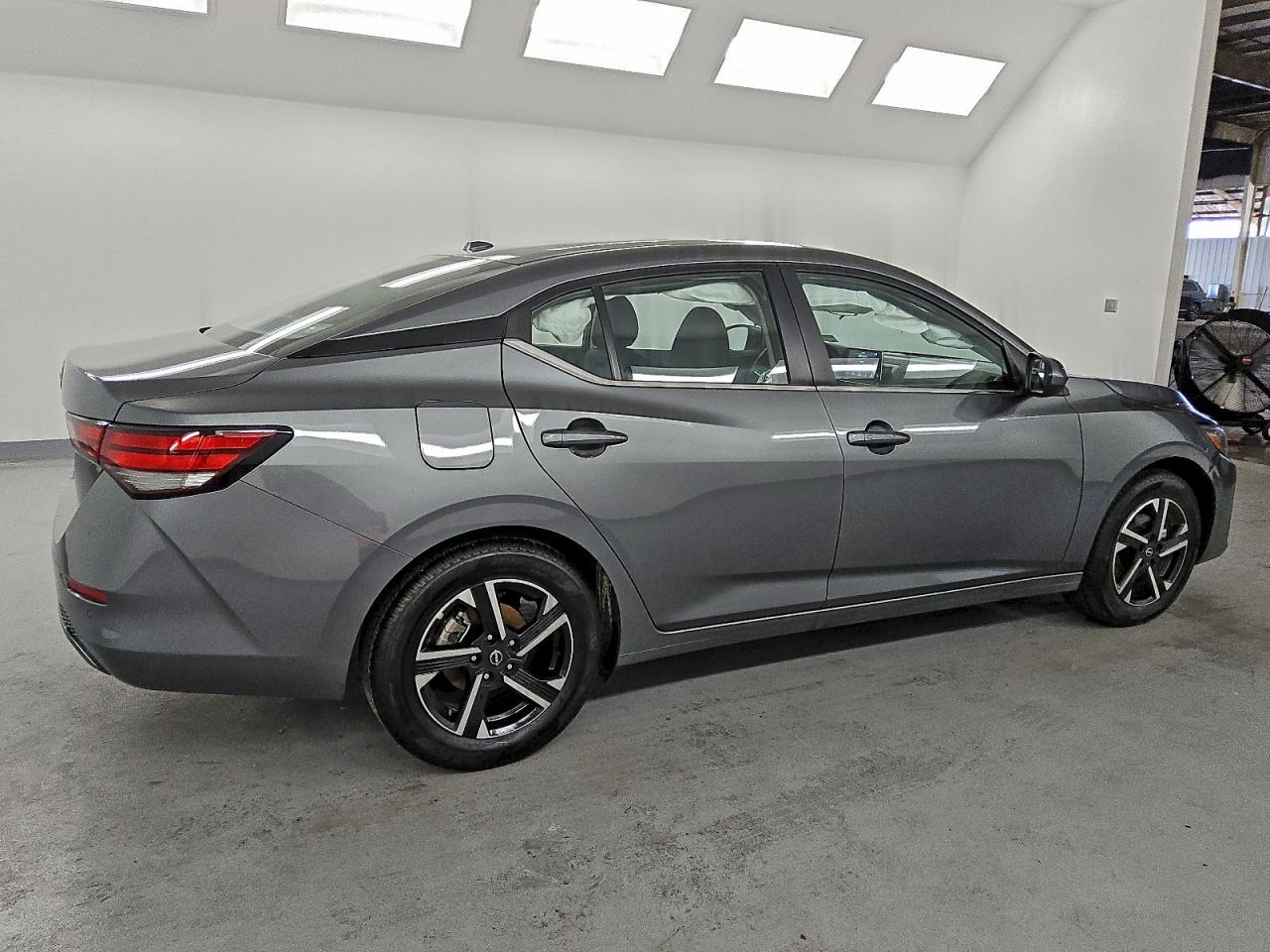 Nissan Sentra Sv Image 3