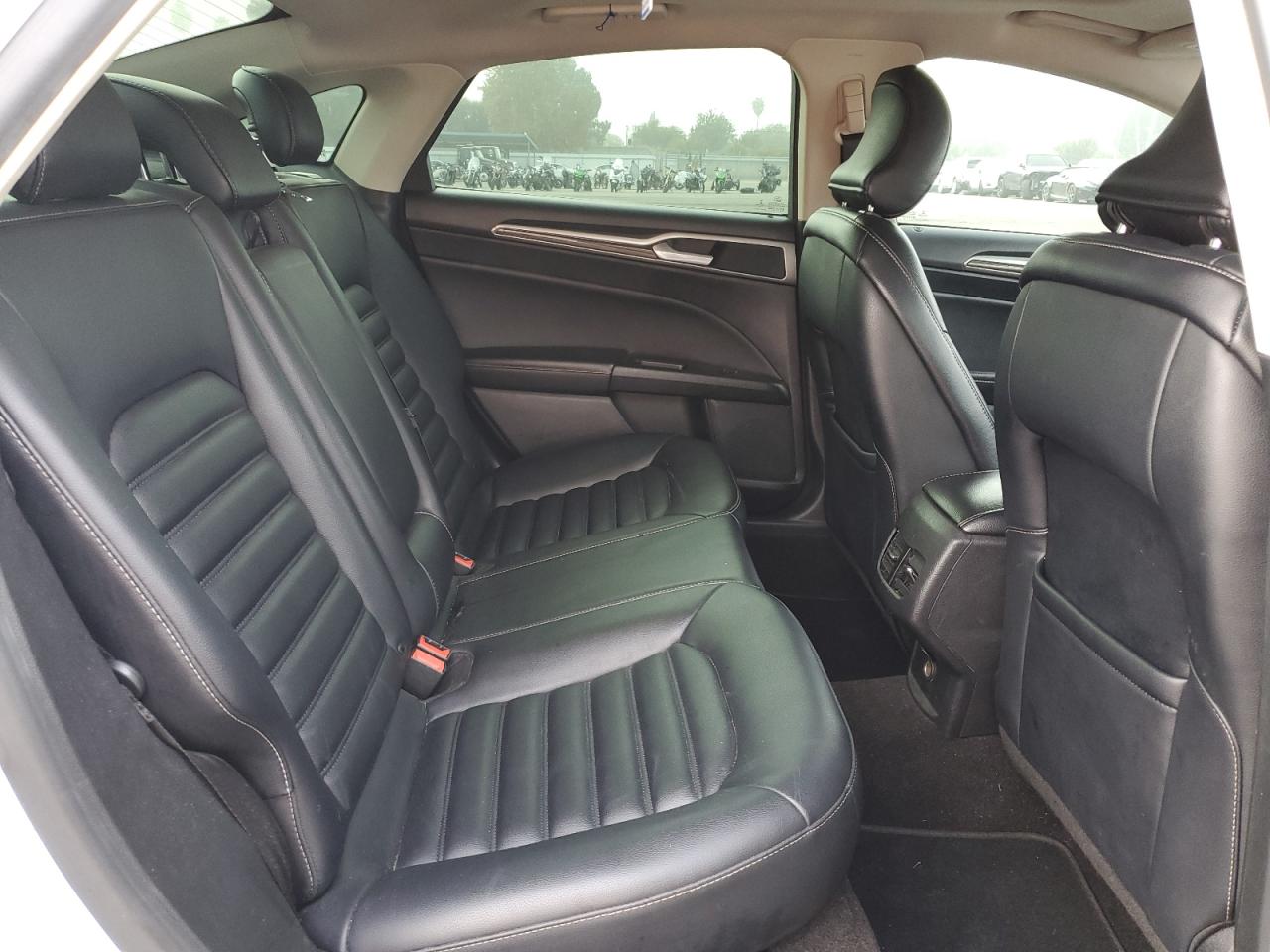 Ford Fusion Sel Image 11