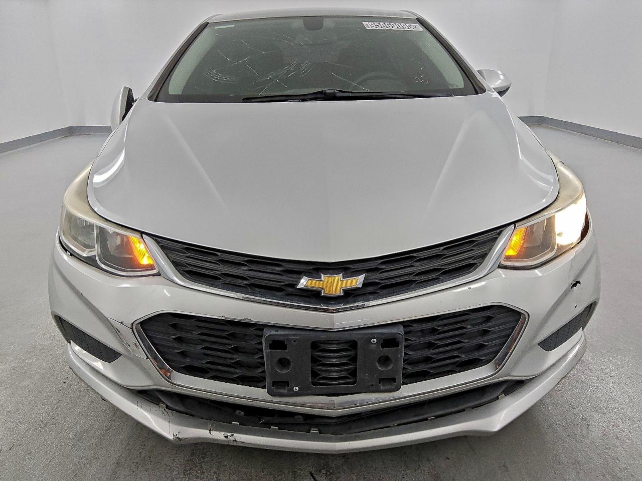 Chevrolet Cruze Ls Image 4