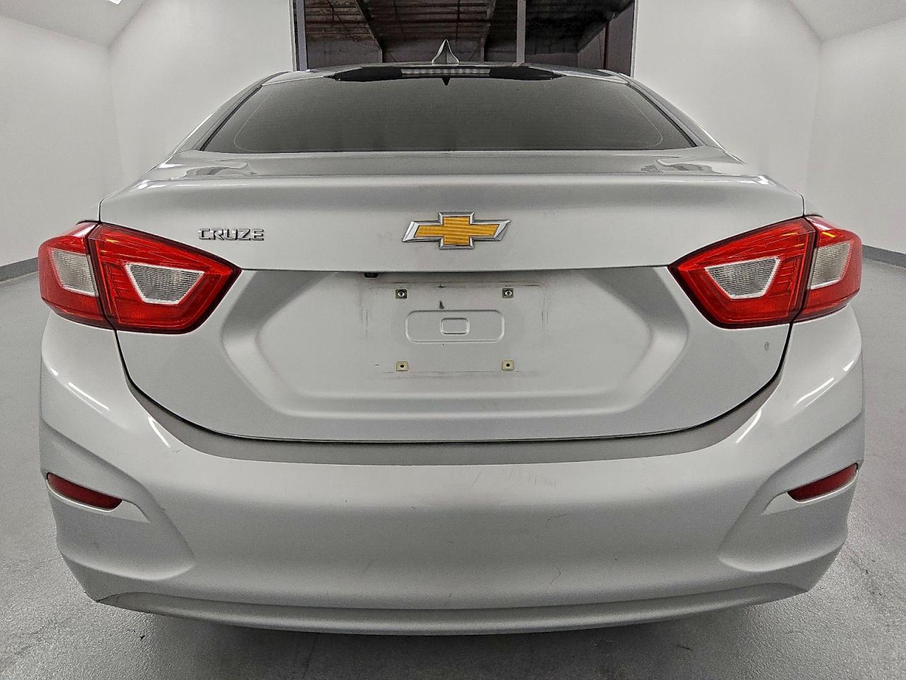 Chevrolet Cruze Ls Image 7