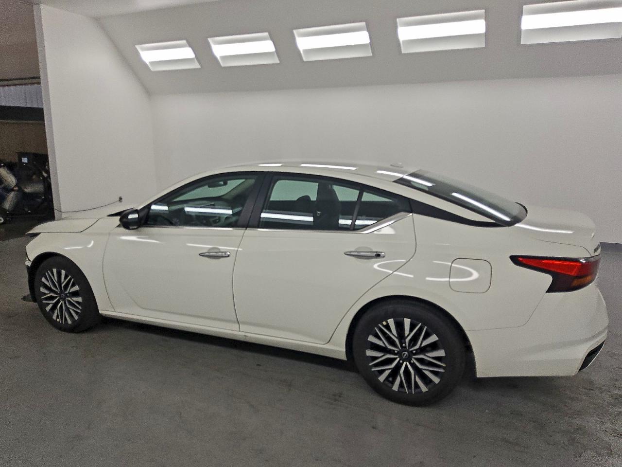 Nissan Altima Sv Image 13