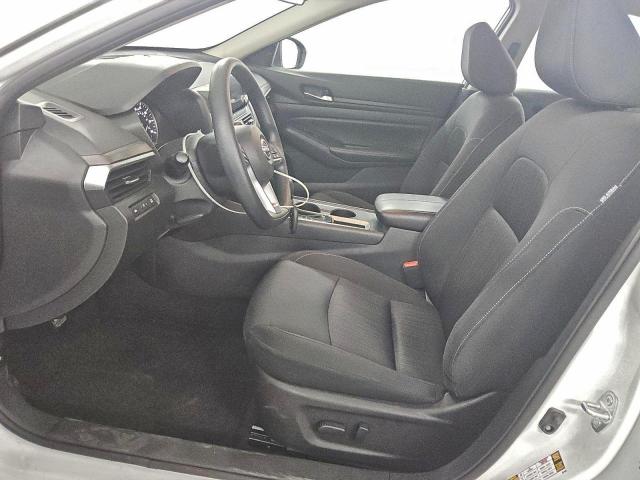 Nissan Altima Sv Image 8