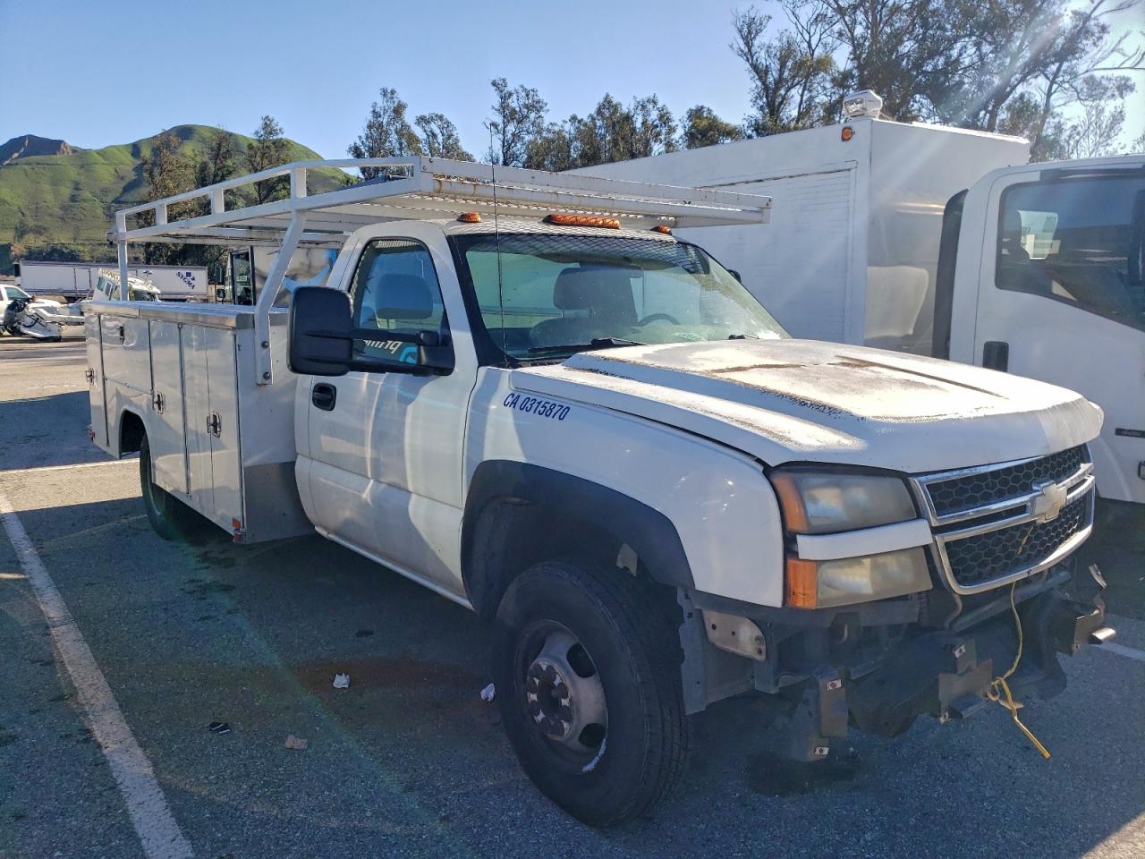 Chevrolet Silverado C3500 Image 3