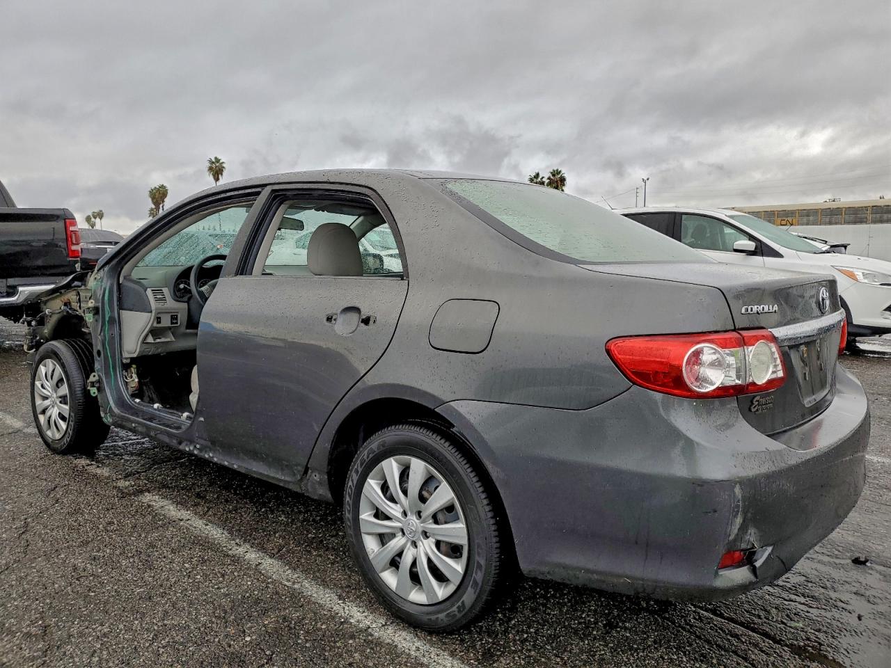 Toyota Corolla Base Image 2