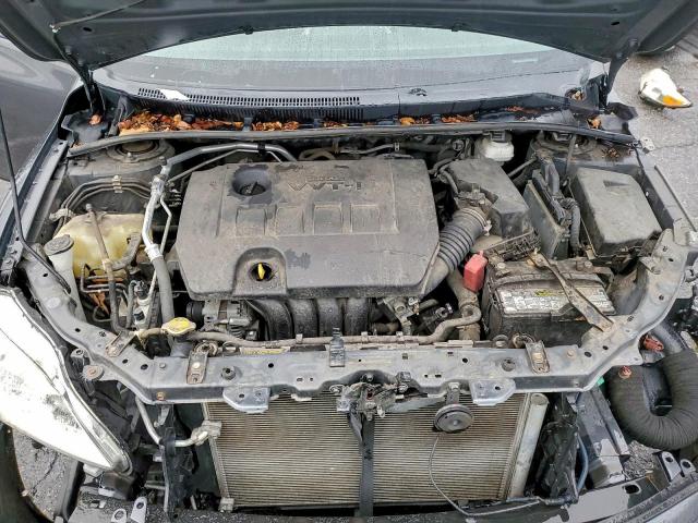 Toyota Corolla Base Image 11