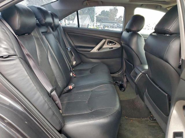 Toyota Camry Base Image 12