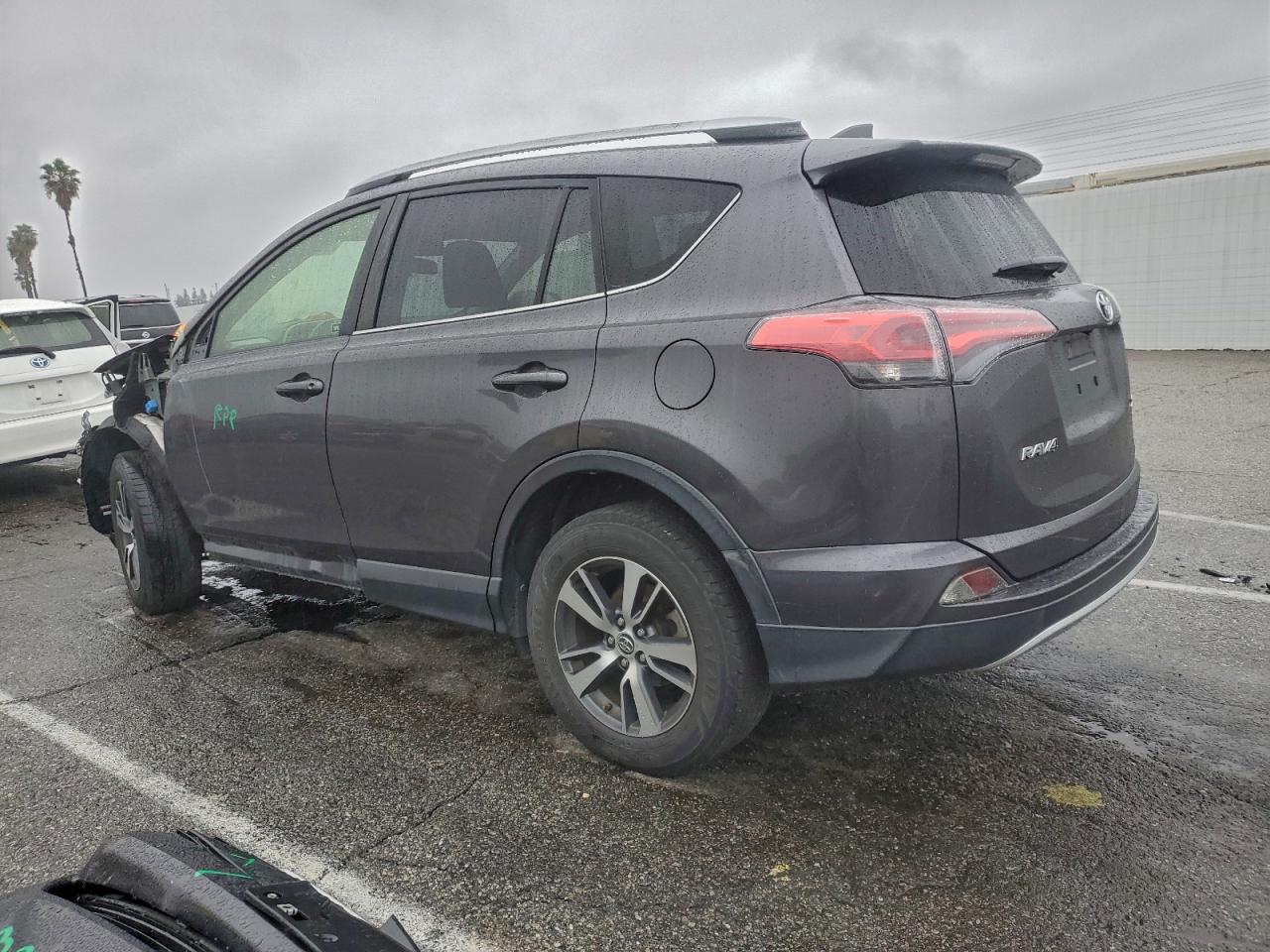 Toyota RAV4 Xle Image 13