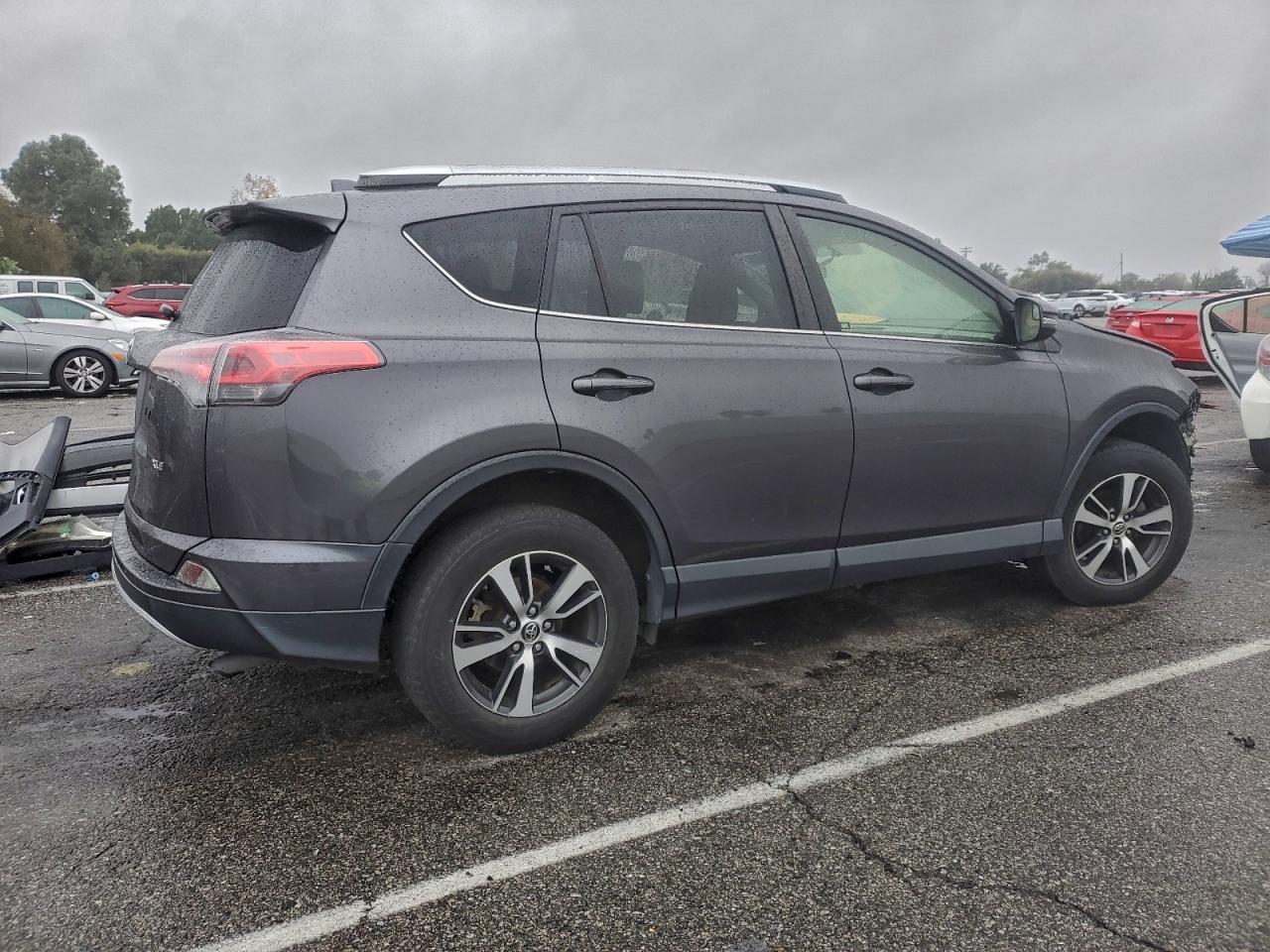 Toyota RAV4 Xle Image 11