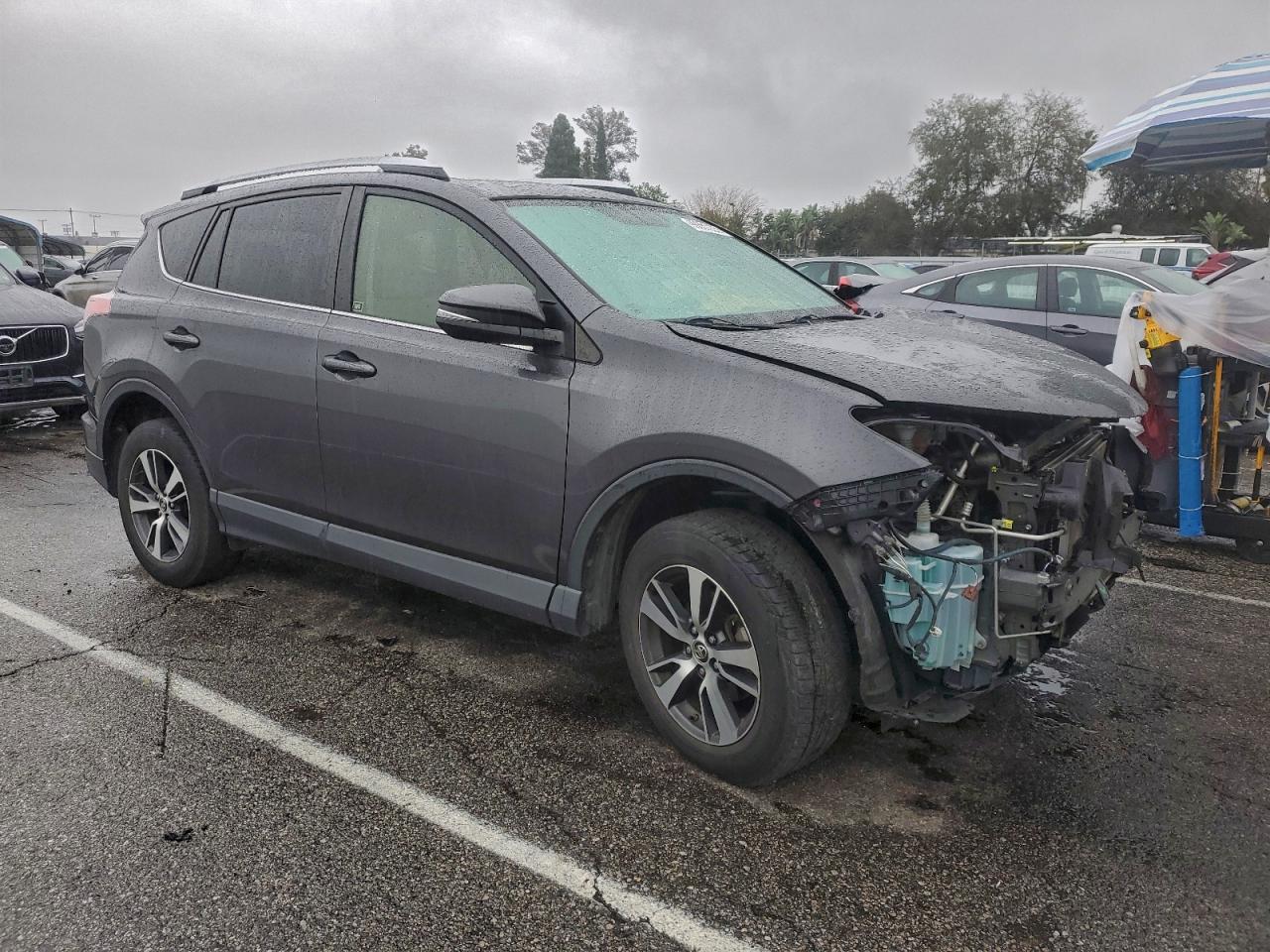 Toyota RAV4 Xle Image 2