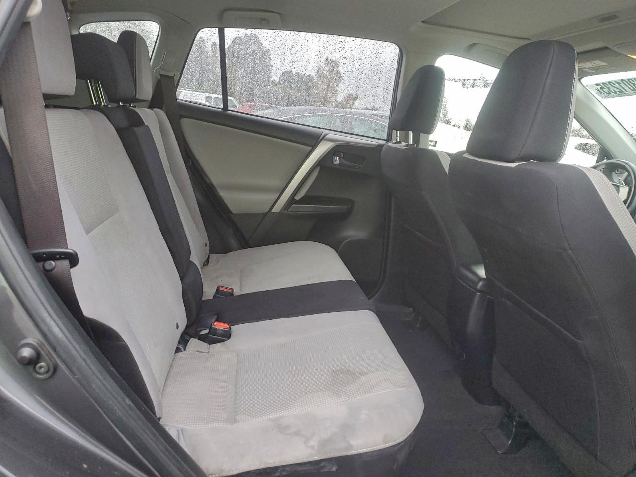 Toyota RAV4 Xle Image 6