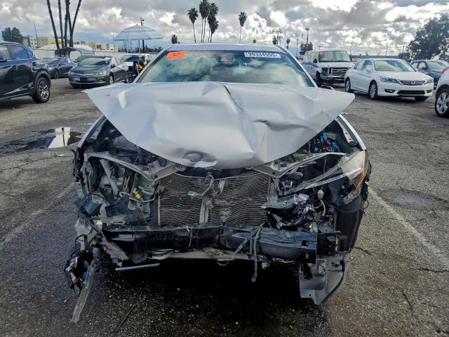 Toyota Corolla L Image 8